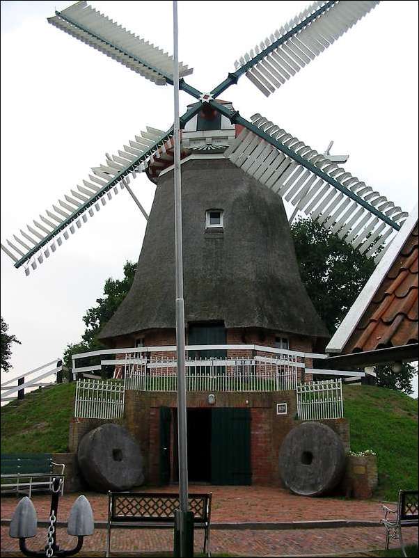 Eine einzigartige Windmhle in Rhauderfehn: Der Wallhollaender in Rhauderfehn Burlage bei Papenburg, 2008, Joachim Koslitz.